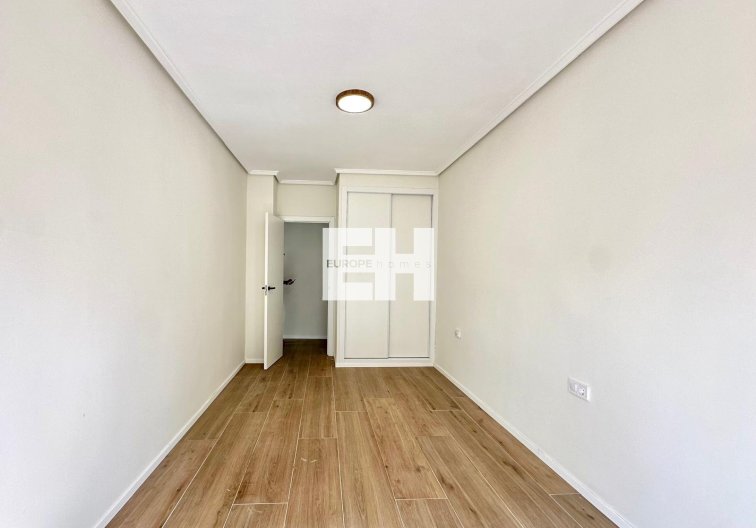 Segunda mano - Apartamento  - Torrevieja - Centro