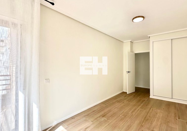 Segunda mano - Apartamento  - Torrevieja - Centro