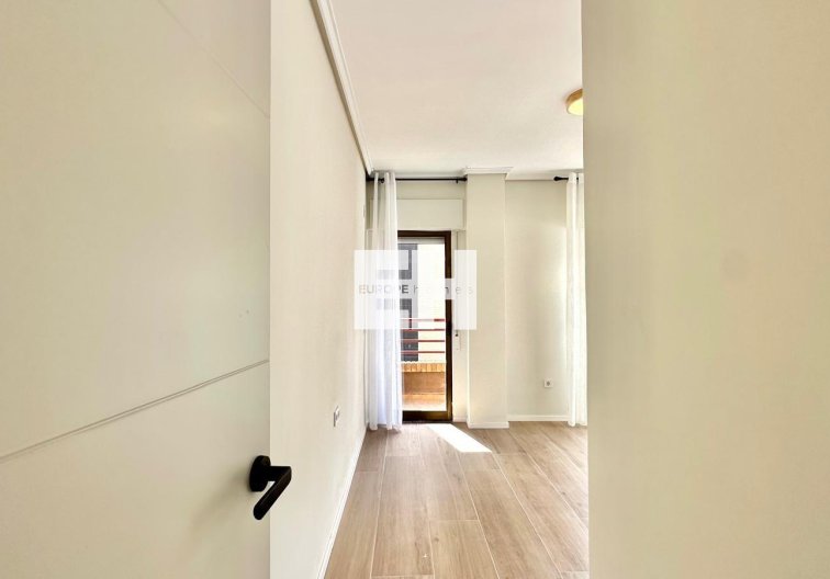 Segunda mano - Apartamento  - Torrevieja - Centro
