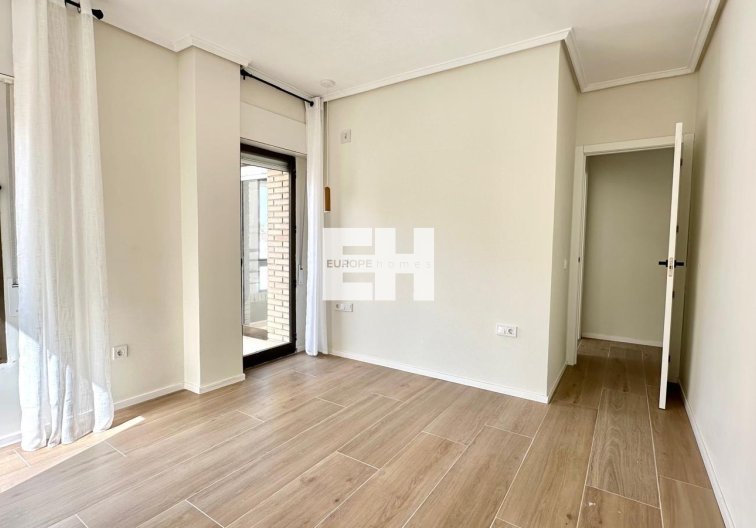 Segunda mano - Apartamento  - Torrevieja - Centro