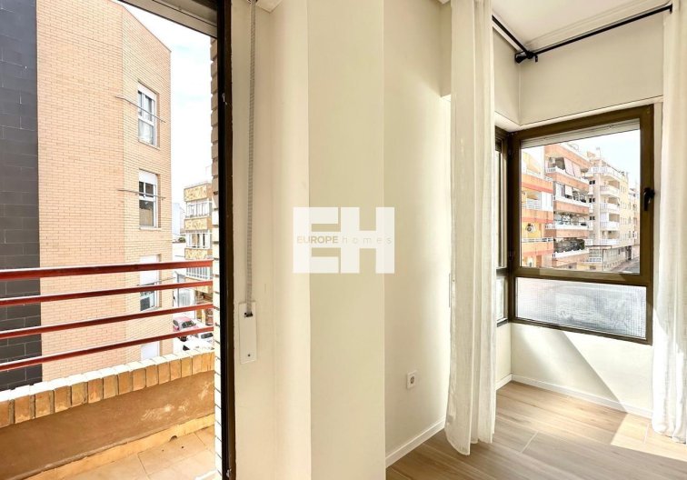 Segunda mano - Apartamento  - Torrevieja - Centro