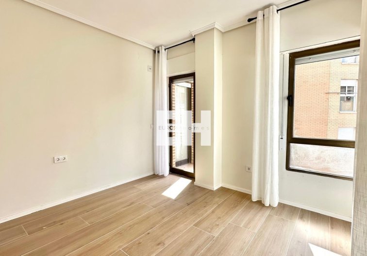 Segunda mano - Apartamento  - Torrevieja - Centro