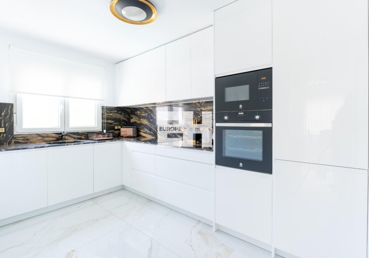Segunda mano - town house - Torrevieja - Punta Prima