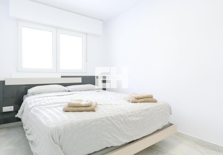 Segunda mano - town house - Torrevieja - Punta Prima