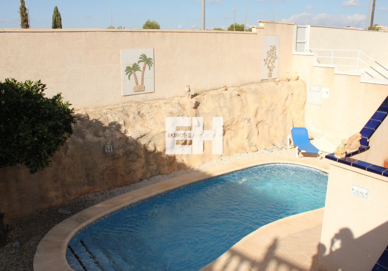 Segunda mano - villa - La Zenia - Costa Blanca