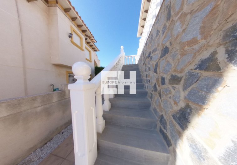 Segunda mano - villa - La Zenia - Costa Blanca