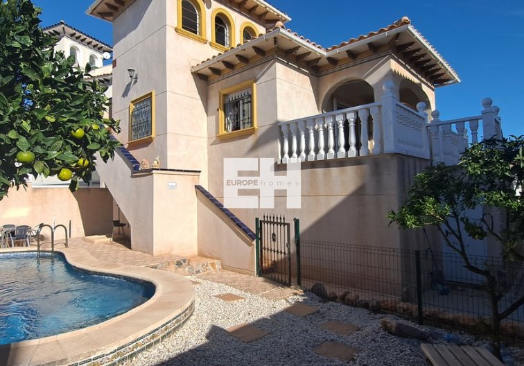 Segunda mano - villa - La Zenia - Costa Blanca