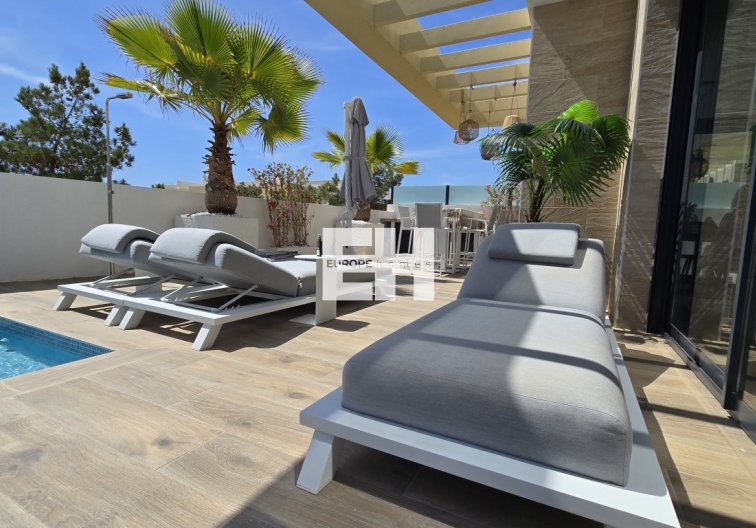Segunda mano - villa - Los Montesinos - Costa Blanca