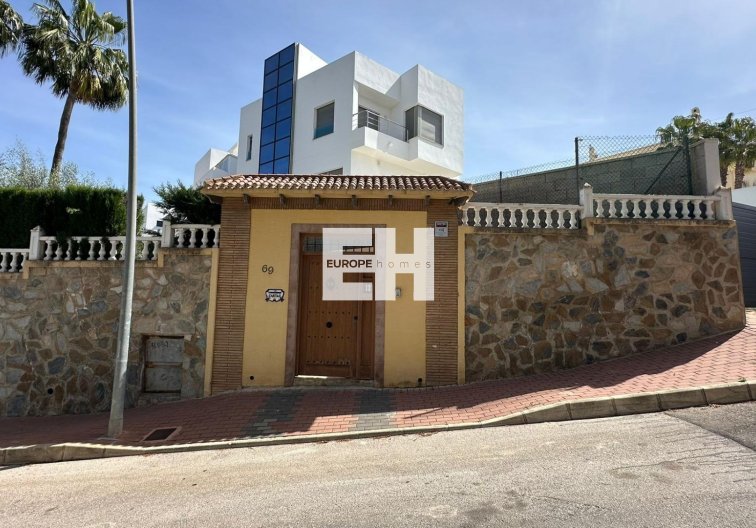 Segunda mano - villa - Torrevieja - Los Balcones - Los Altos Del Edén