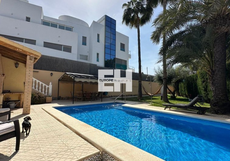 Segunda mano - villa - Torrevieja - Los Balcones - Los Altos Del Edén