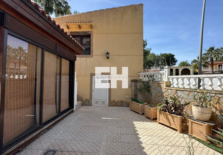 Segunda mano - villa - Torrevieja - Los Balcones - Los Altos Del Edén