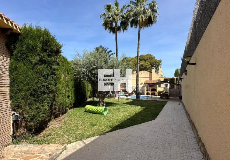 Segunda mano - villa - Torrevieja - Los Balcones - Los Altos Del Edén