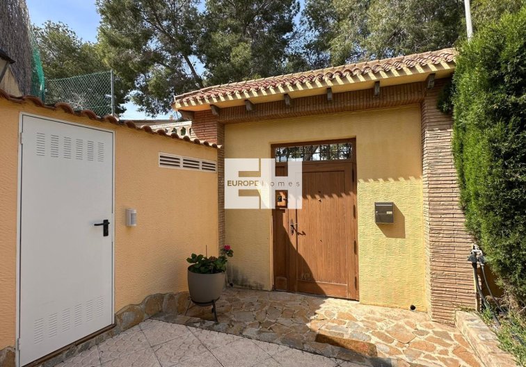 Segunda mano - villa - Torrevieja - Los Balcones - Los Altos Del Edén