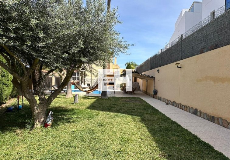 Segunda mano - villa - Torrevieja - Los Balcones - Los Altos Del Edén