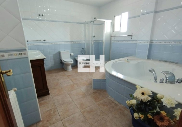 Segunda mano - villa - Torrevieja - La Siesta - El Salado - Torreta