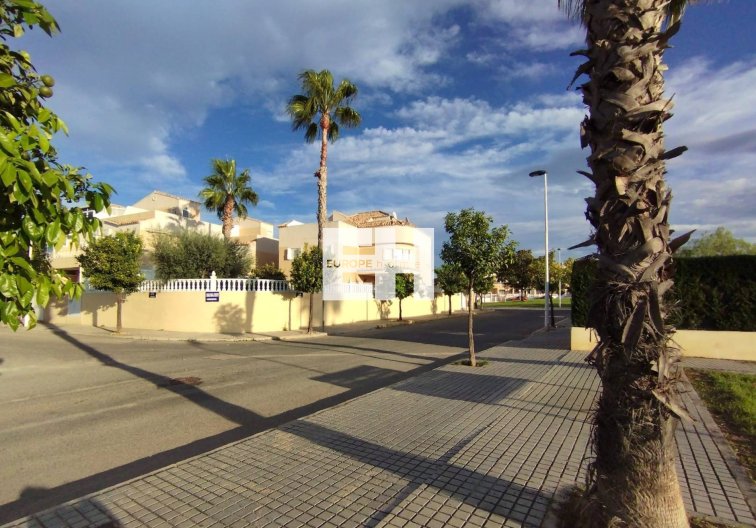 Segunda mano - villa - Torrevieja - La Siesta - El Salado - Torreta