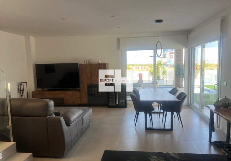 Segunda mano - villa - Los Montesinos - Costa Blanca