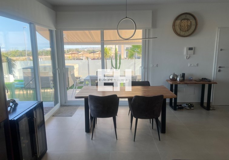 Segunda mano - villa - Los Montesinos - Costa Blanca