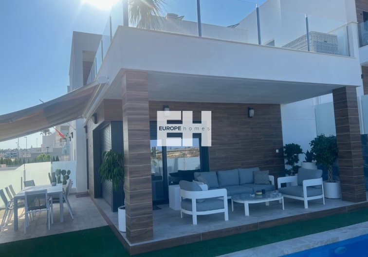 Segunda mano - villa - Los Montesinos - Costa Blanca