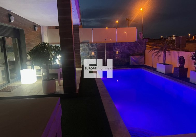 Segunda mano - villa - Los Montesinos - Costa Blanca