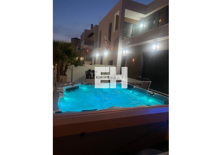 Segunda mano - villa - Los Montesinos - Costa Blanca