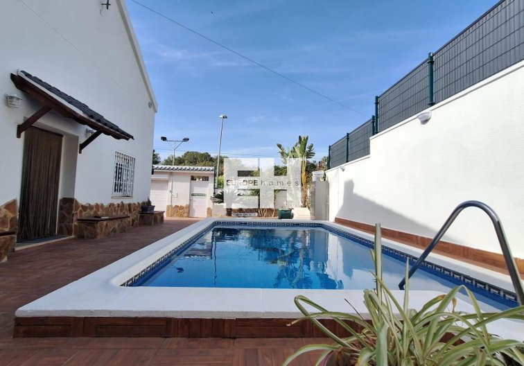 Segunda mano - villa - Torrevieja - Los Balcones - Los Altos Del Edén