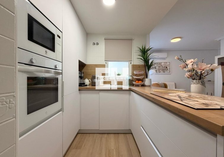 Segunda mano - Apartamento  - Torrevieja - Centro