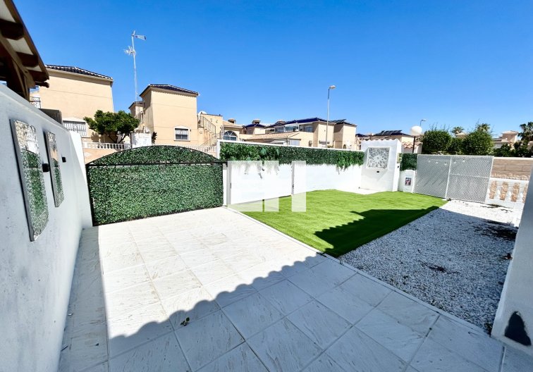 Segunda mano - town house - Punta Prima - Costa Blanca