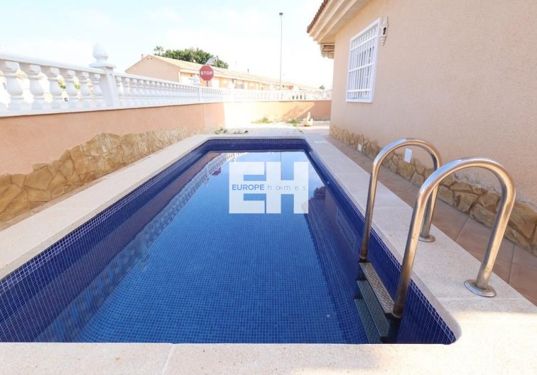 Segunda mano - villa - Torrevieja - Costa Blanca