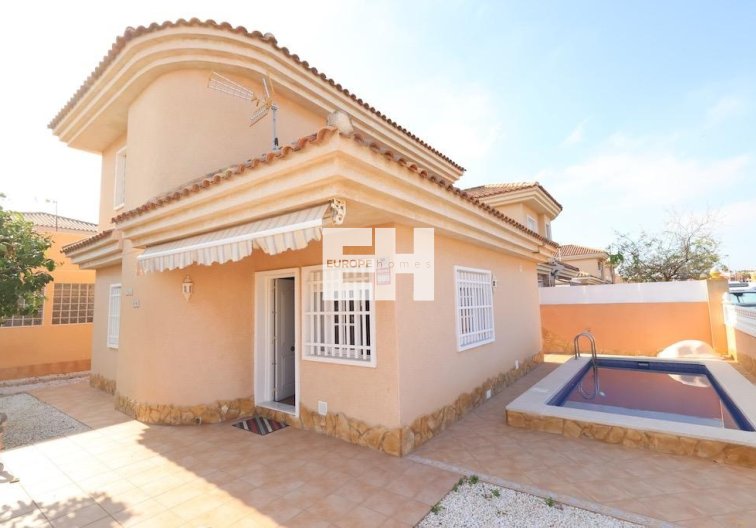 Segunda mano - villa - Torrevieja - Costa Blanca
