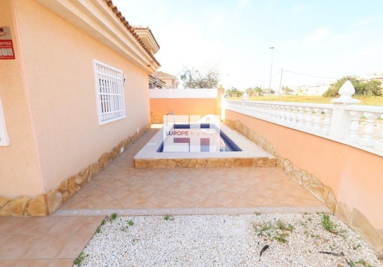 Segunda mano - villa - Torrevieja - Costa Blanca