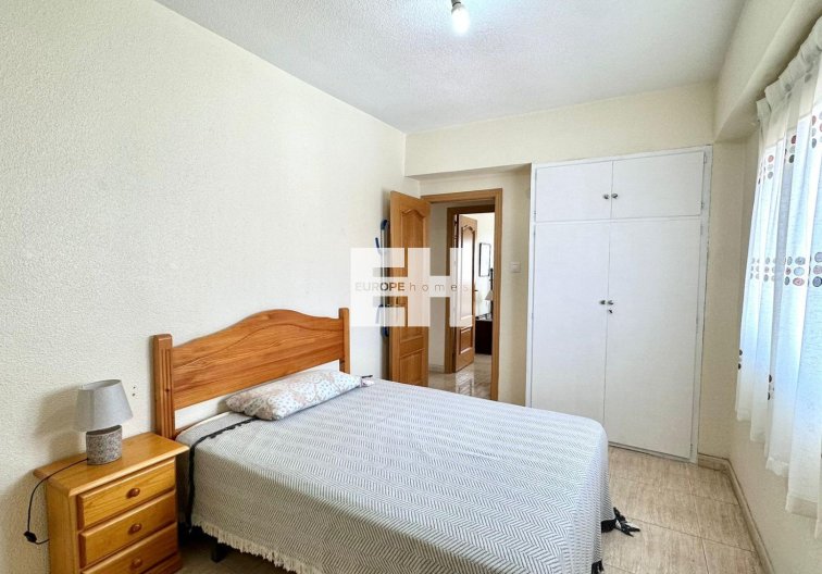 Segunda mano - Apartamento  - Torrevieja - Estacion De Autobuses