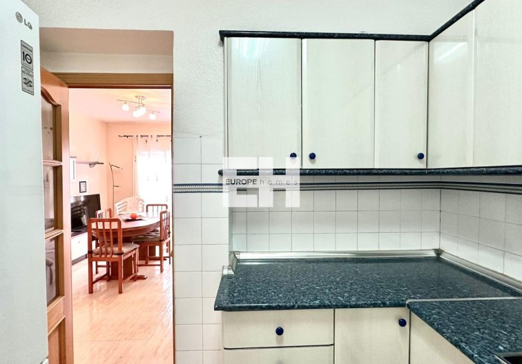 Segunda mano - Apartamento  - Torrevieja - Estacion De Autobuses