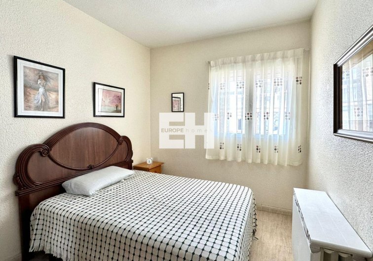 Segunda mano - Apartamento  - Torrevieja - Estacion De Autobuses