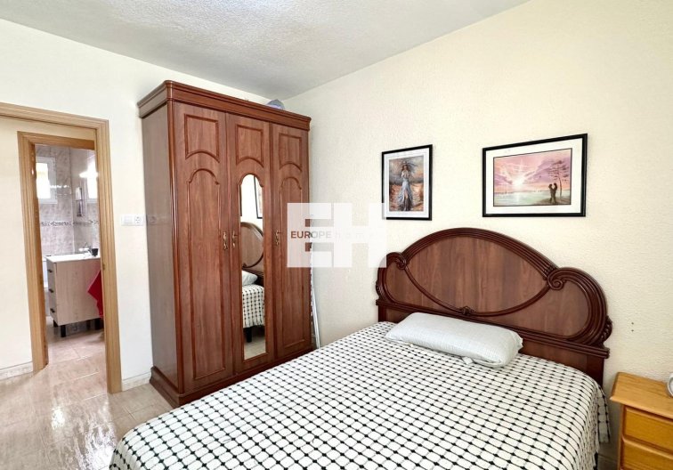 Segunda mano - Apartamento  - Torrevieja - Estacion De Autobuses
