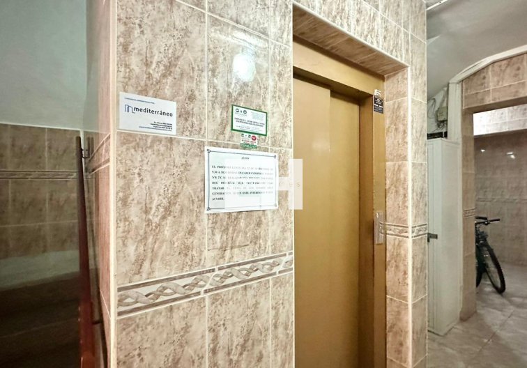 Segunda mano - Apartamento  - Torrevieja - Estacion De Autobuses