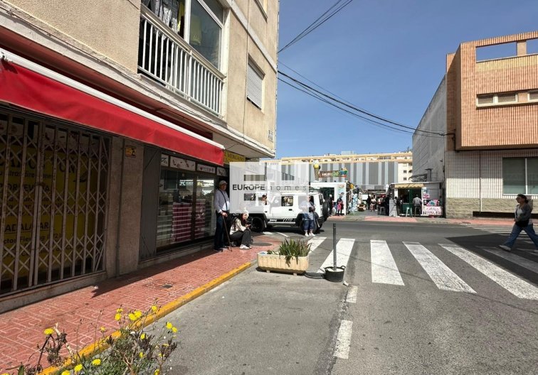 Segunda mano - Apartamento  - Torrevieja - Estacion De Autobuses