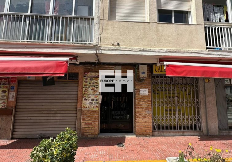Segunda mano - Apartamento  - Torrevieja - Estacion De Autobuses