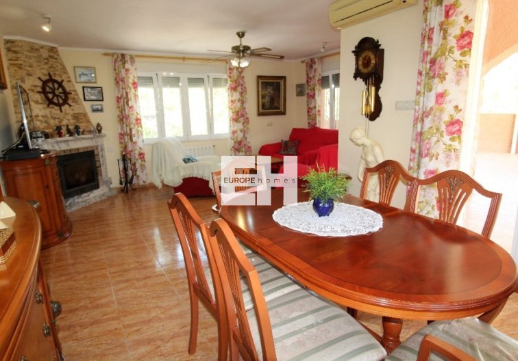 Segunda mano - villa - Torrevieja - Los Balcones 
