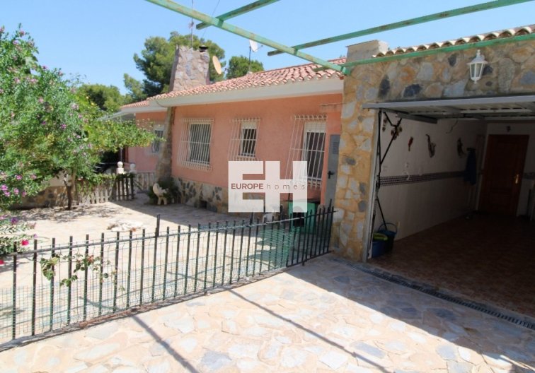 Segunda mano - villa - Torrevieja - Los Balcones 