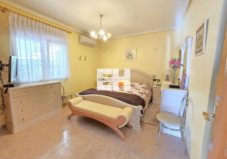Segunda mano - villa - Orihuela Costa - Playa Flamenca