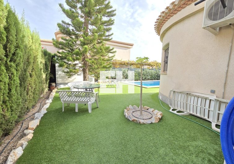 Segunda mano - villa - Orihuela Costa - Playa Flamenca
