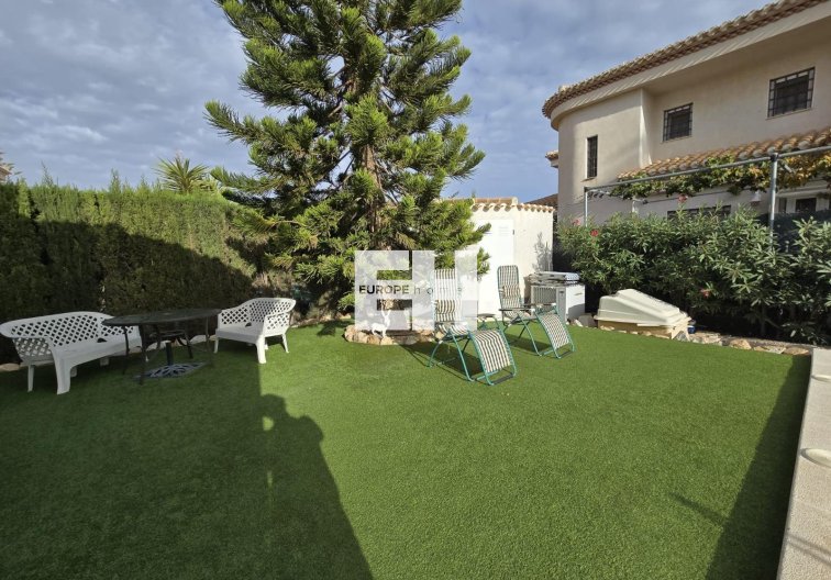 Segunda mano - villa - Orihuela Costa - Playa Flamenca
