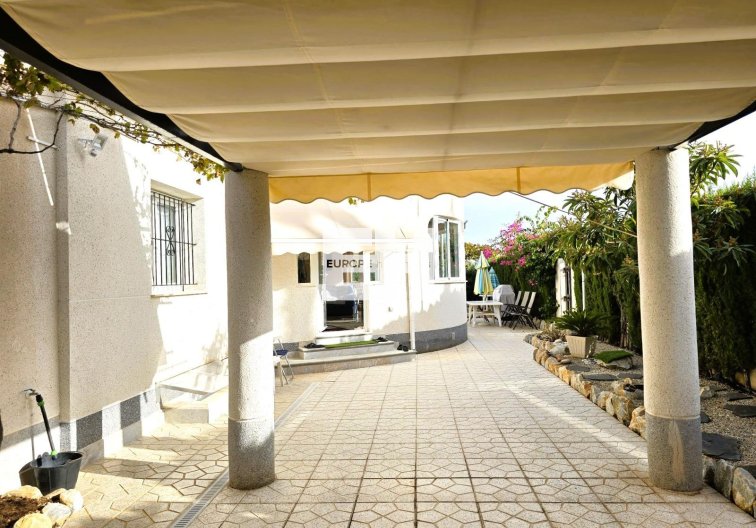 Segunda mano - villa - Orihuela Costa - Playa Flamenca