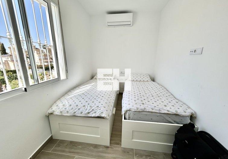 Segunda mano - villa - Villamartin - Costa Blanca