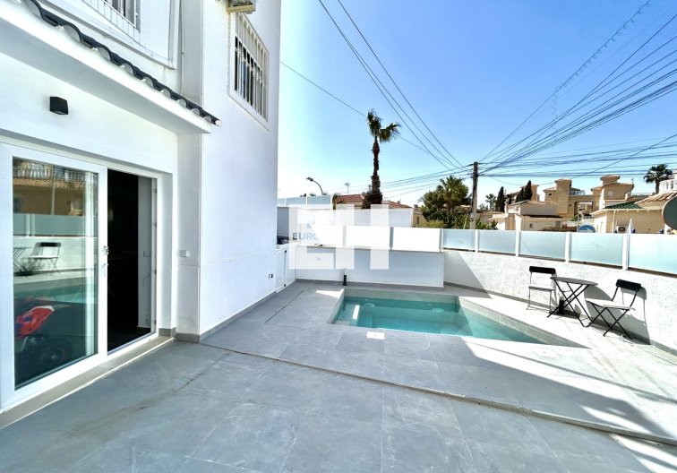 Segunda mano - villa - Villamartin - Costa Blanca