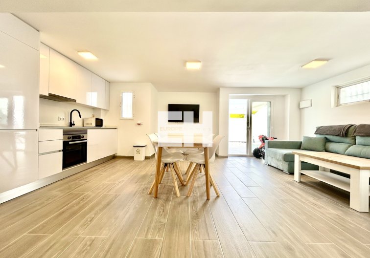 Segunda mano - villa - Villamartin - Costa Blanca