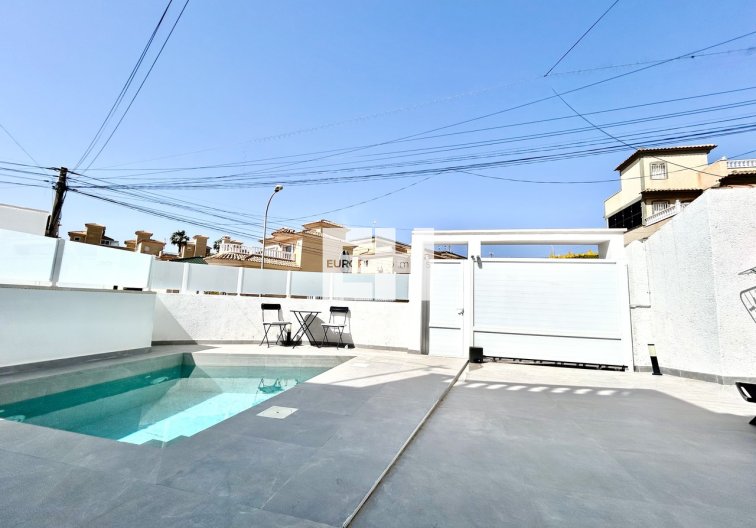 Segunda mano - villa - Villamartin - Costa Blanca