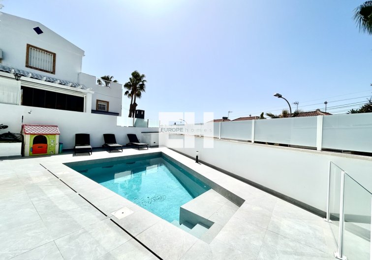 Segunda mano - villa - Villamartin - Costa Blanca