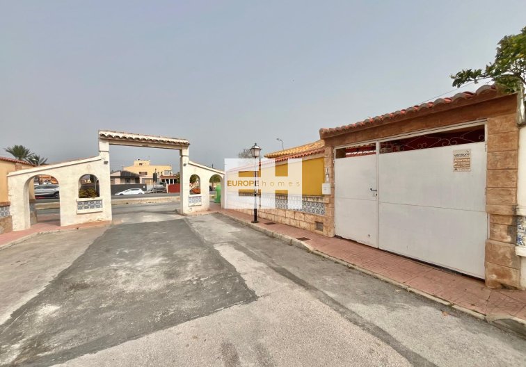 Segunda mano - villa - Torrevieja - Los Balcones - Los Altos Del Edén